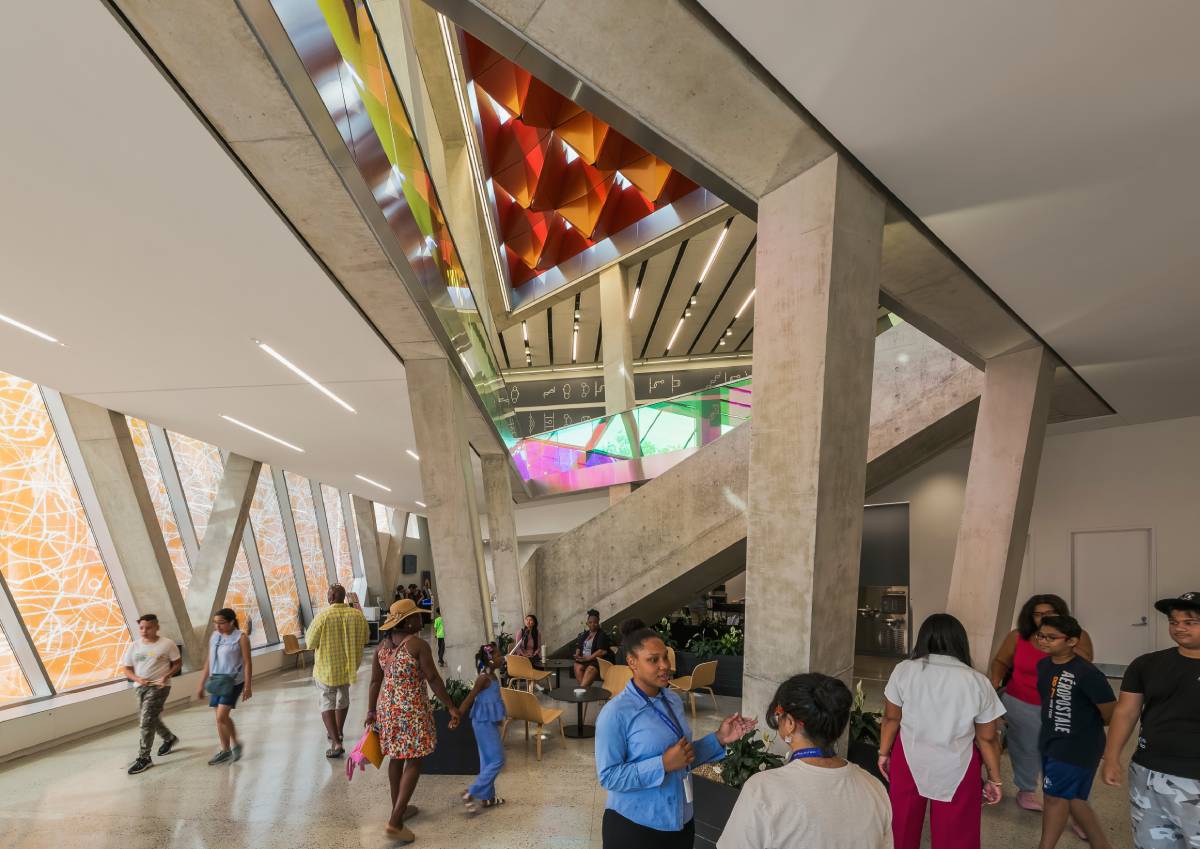 Snøhetta's Far Rockaway Library Transforms Architecture Into a Sculptural Painting