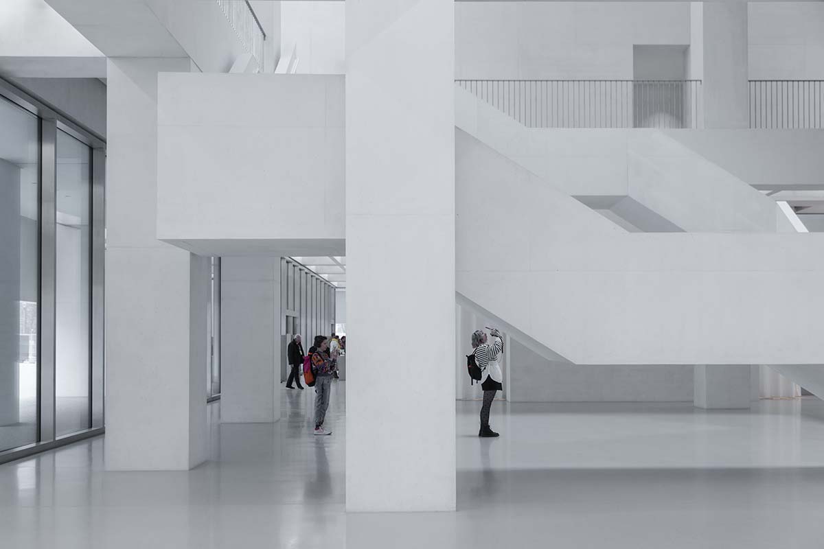 The Museum of Modern Art in Warsaw acts as 