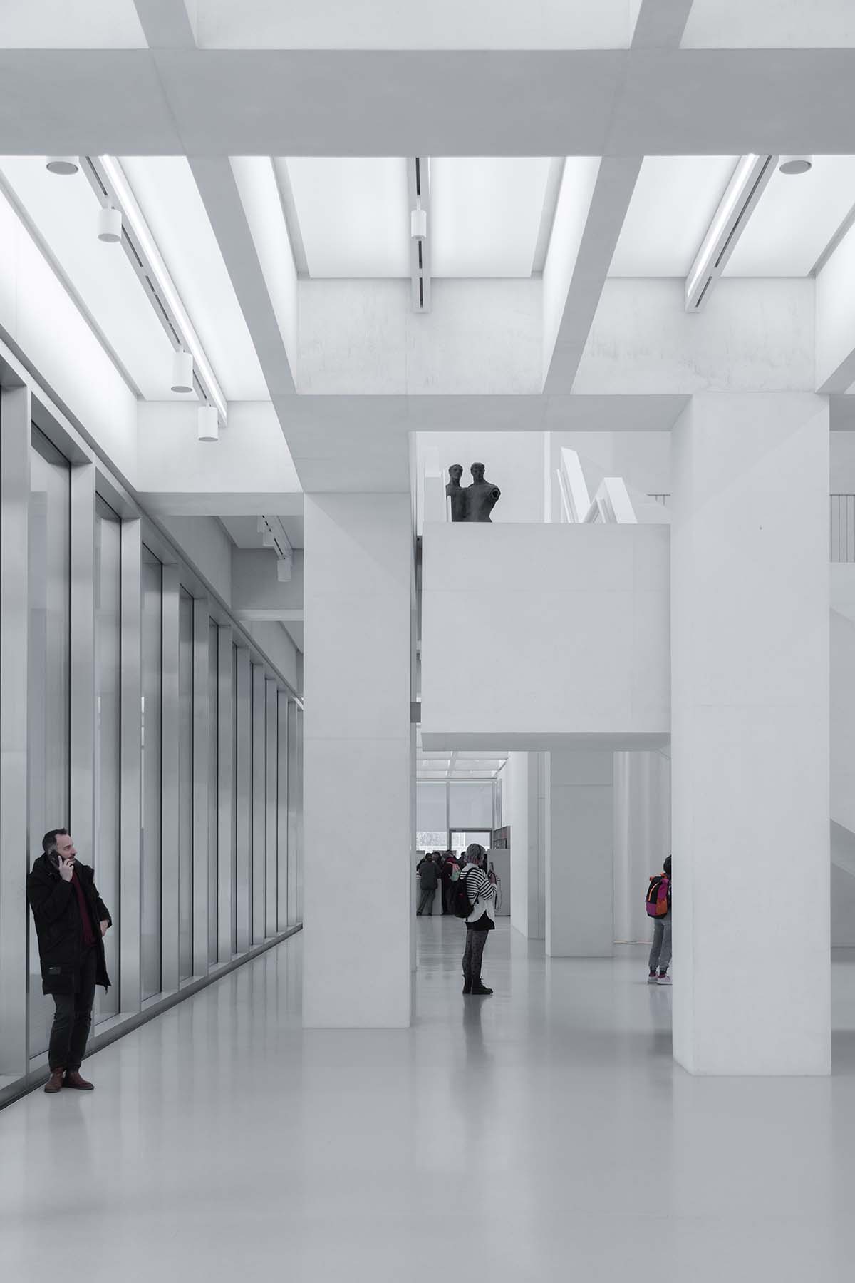 The Museum of Modern Art in Warsaw acts as 