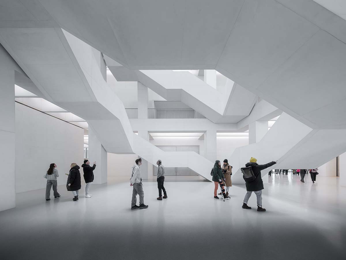 The Museum of Modern Art in Warsaw acts as 