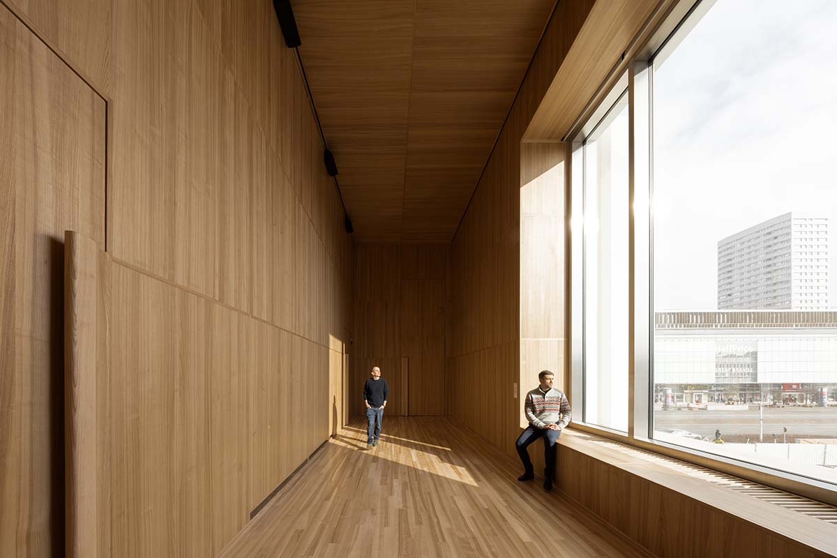 The Museum of Modern Art in Warsaw acts as 