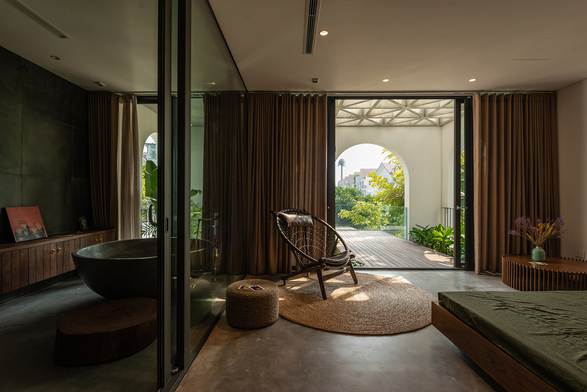 Nemo Studio's Vietnamese Villa AD8 brings tropical atmosphere inside with natural elements