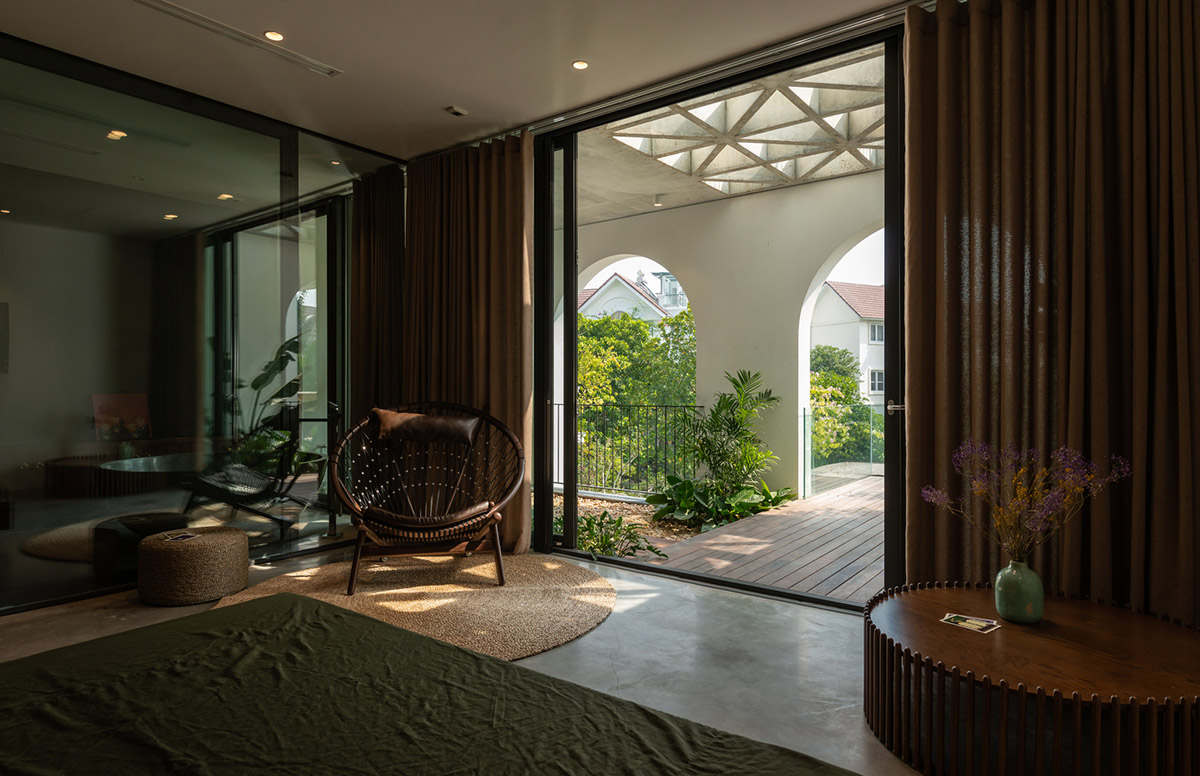 Nemo Studio's Vietnamese Villa AD8 brings tropical atmosphere inside with natural elements