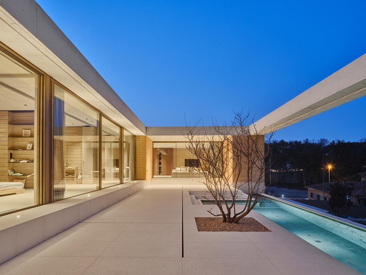 Atheleia Arquitectura completes Casa Artiga with rammed earth walls in Barcelona 