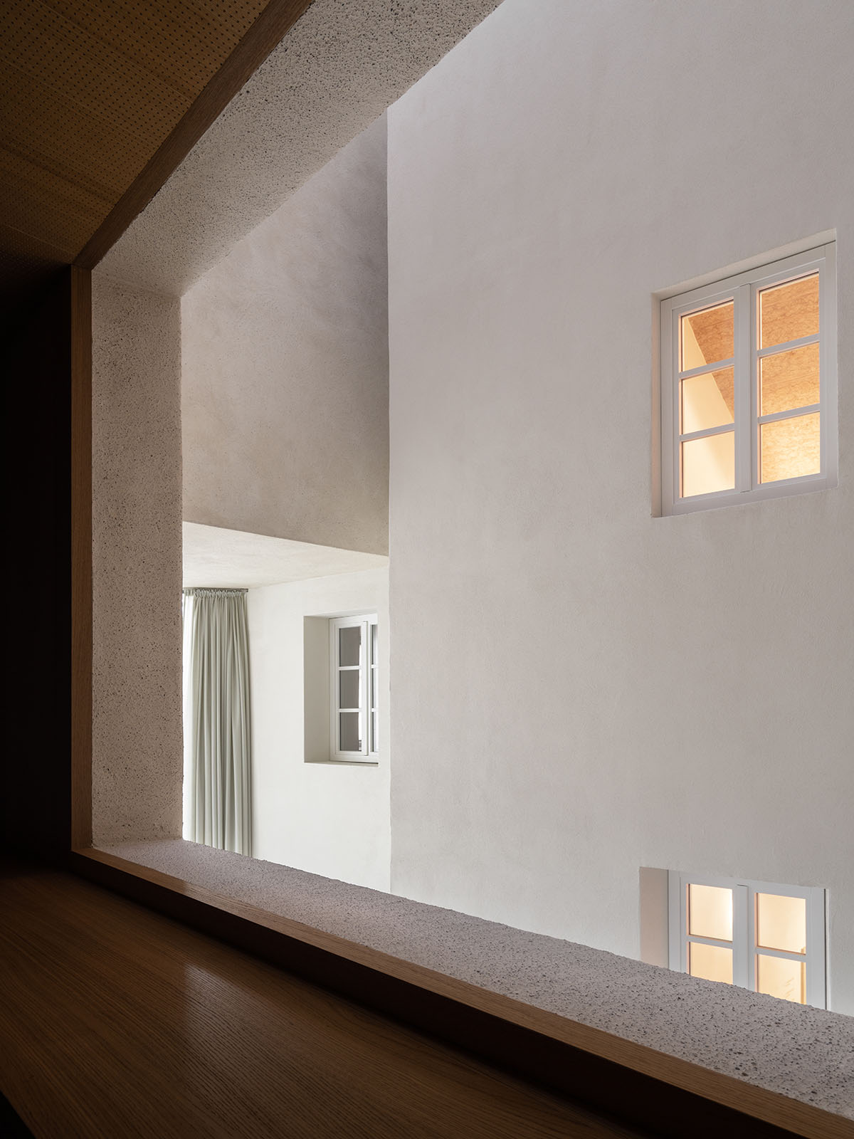 Brixen Public Library by Carlana Mezzalira Pentimalli acts like 