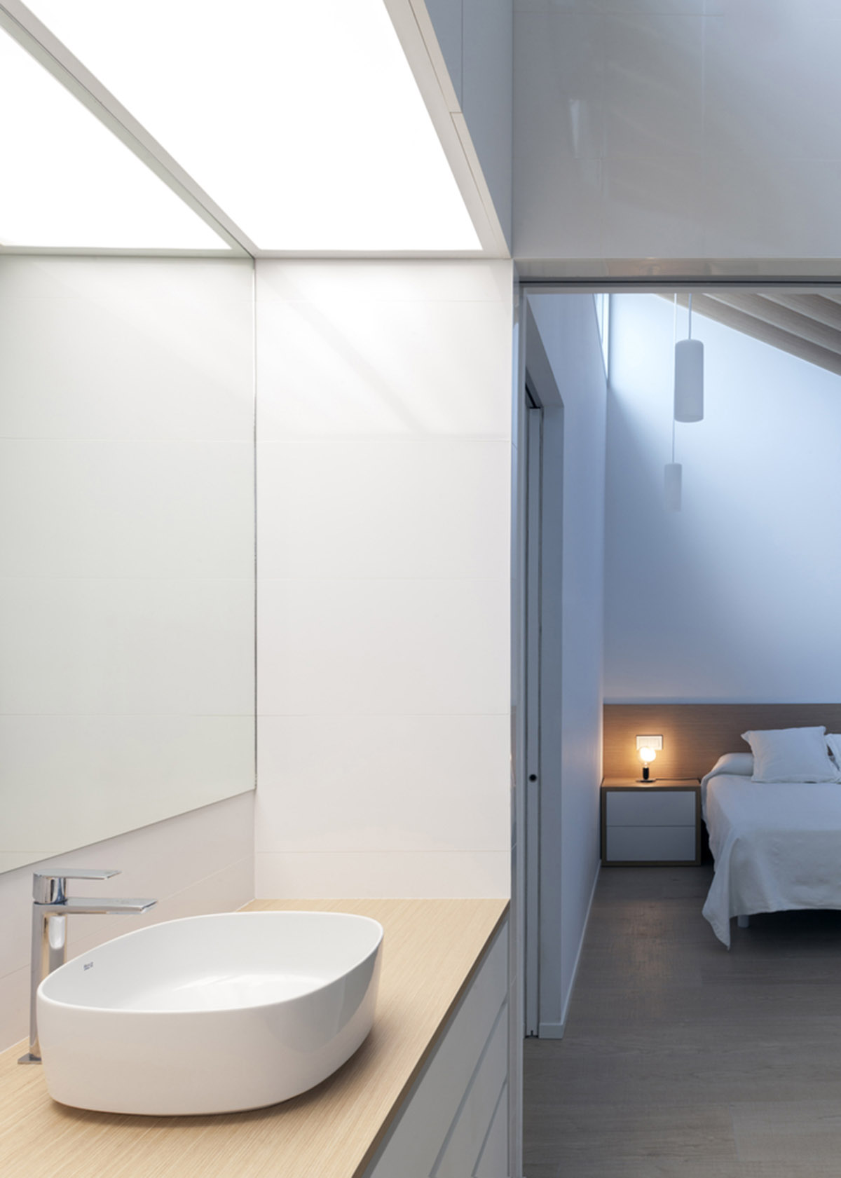 Pablo Muñoz Payá Arquitectos renovates former house with wooden shutters in Spain