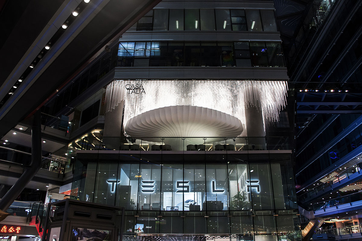 CAA Architects creates flower-like double-deck terrace in the interior of restaurant in Beijing