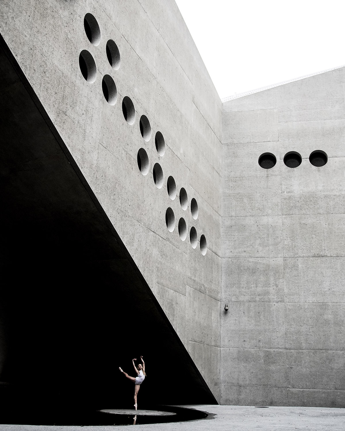 Choreographer Jacob Jonas combines art and dance through architectural backdrops