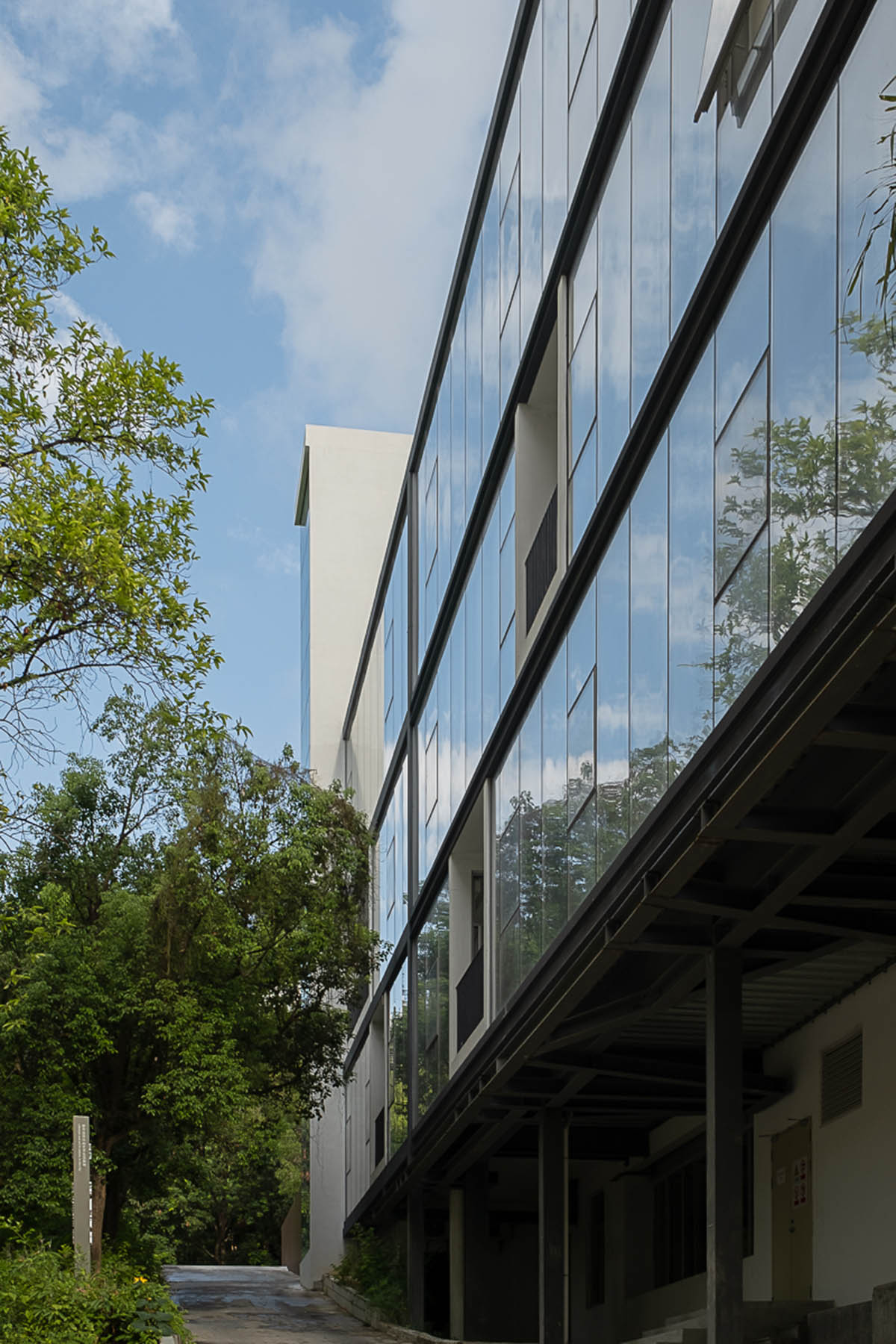 Onexn Architects completes The Mountain View in Shenzhen, China