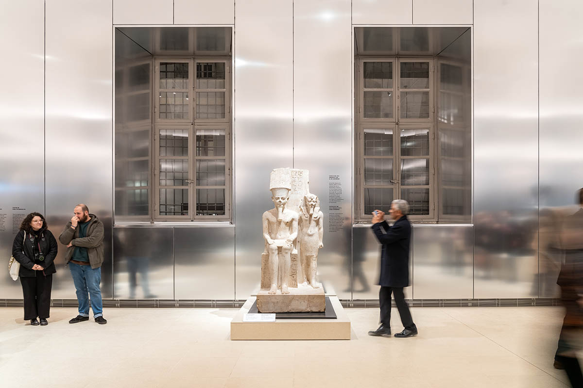 OMA habille la Galerie des Rois du Musée Egizio de Turin de murs en aluminium réfléchissants 