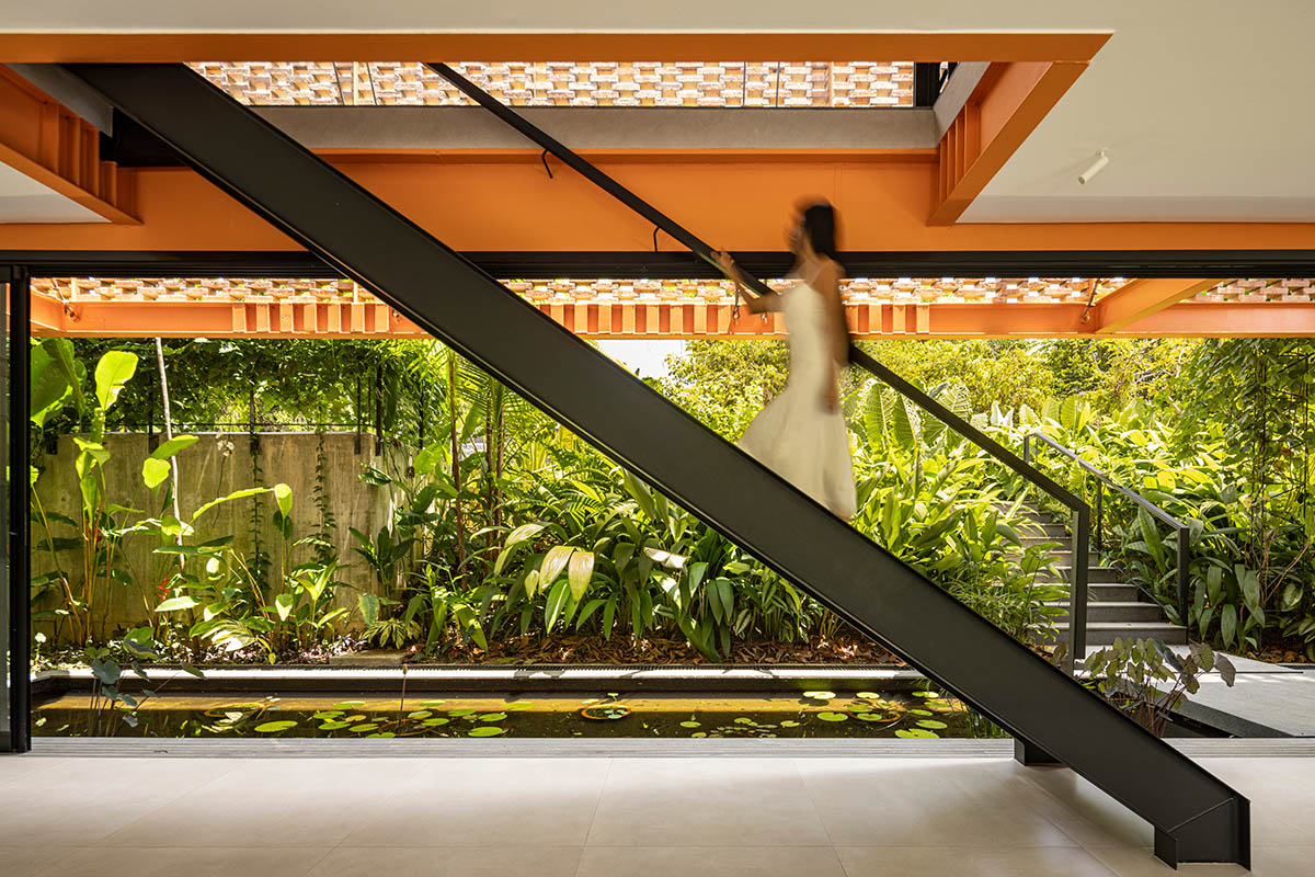 Pupunha House offers skyward oasis amidst a lush landscape in Manaus