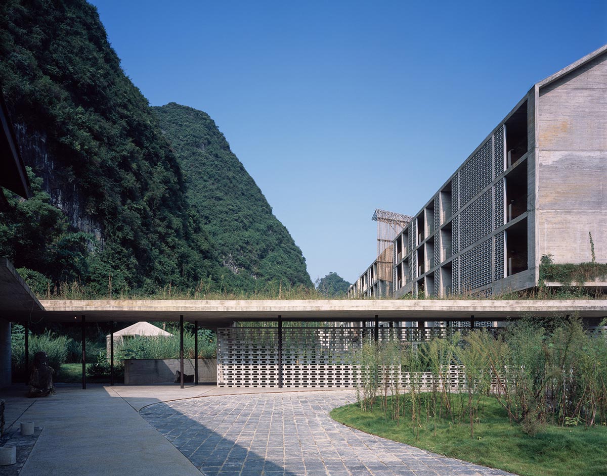 Vector Architects transforms old disused sugar mill into a hotel in China