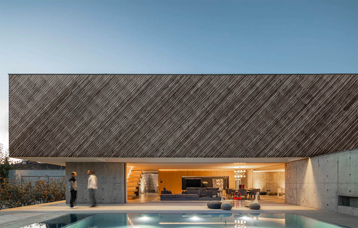 Rem'a Arquitectos built this rotating house according to site parameters in Portugal