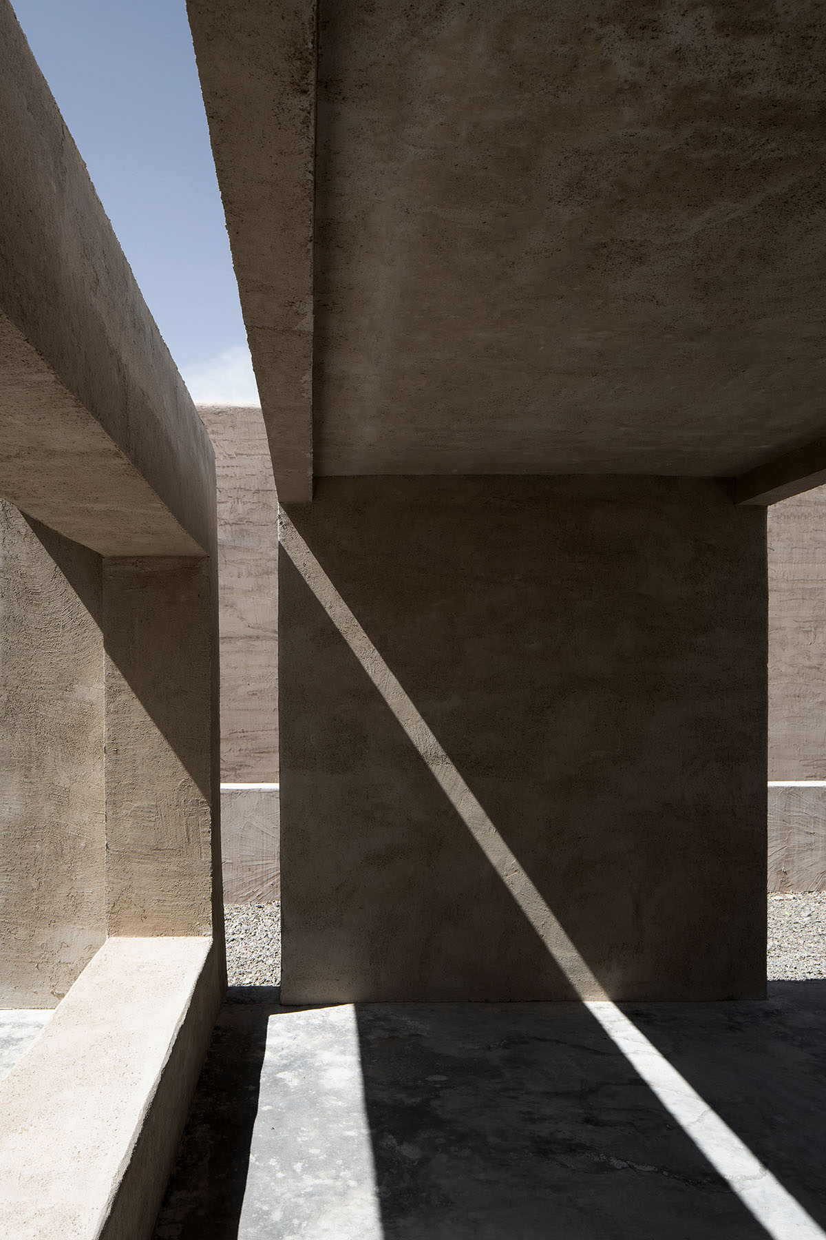 DAS Lab completes Lost Villa Boutique Hotel with earth-toned colours and smooth details in Ningxia