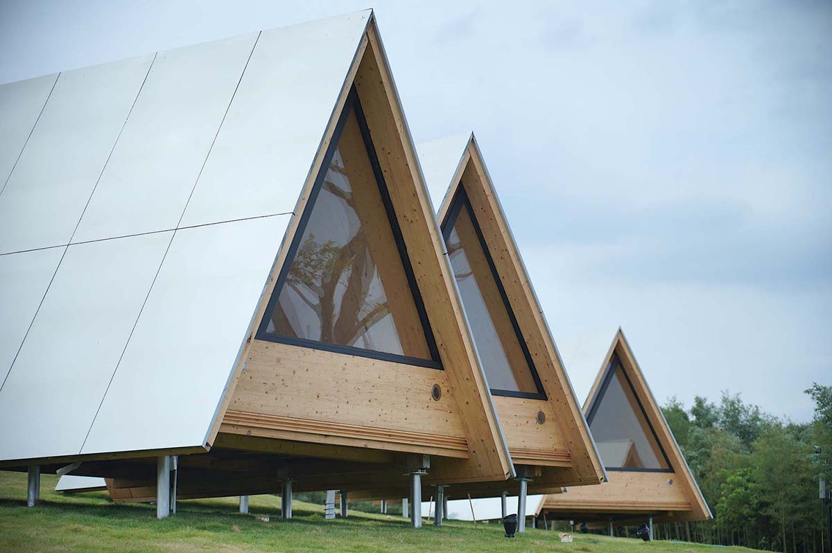 Wiki Tribe cabins, made of modular wooden system, have been built with local participants in Huzhou