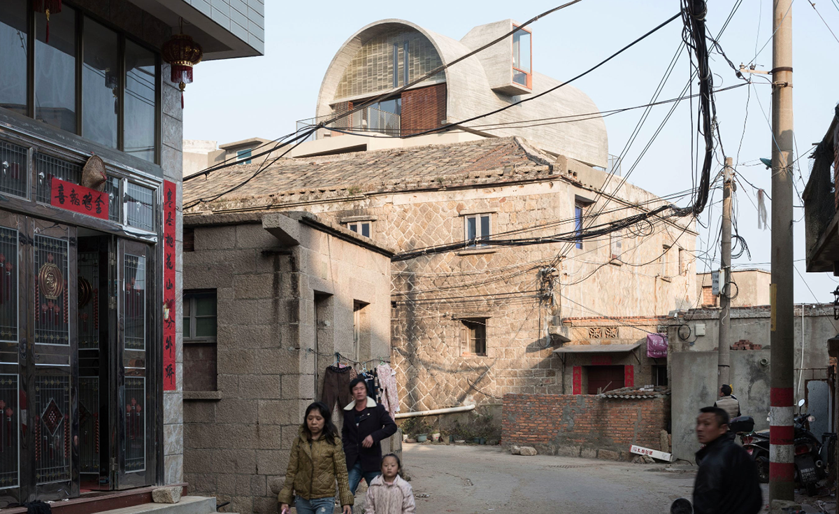 Vector Architects renovates Captain’s House with vaulted roof in China