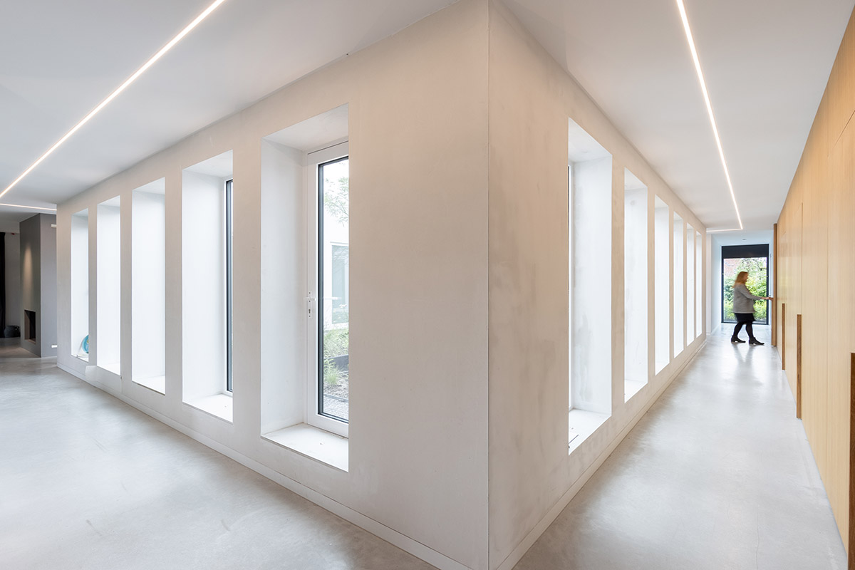 RoosRos Architecten completes black wooden-clad family house in an old orchard in Nieuw-Beijerland