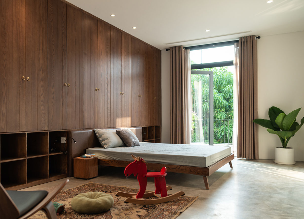 Nemo Studio's Vietnamese Villa AD8 brings tropical atmosphere inside with natural elements