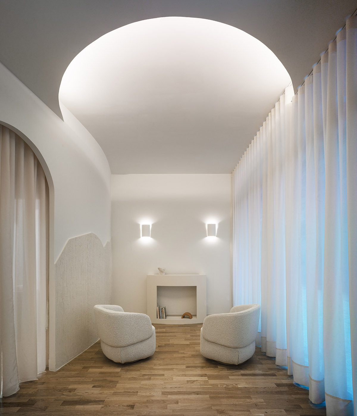 Laura Ortín Arquitectura creates calm and elegant interiors for microblading saloon in Spain