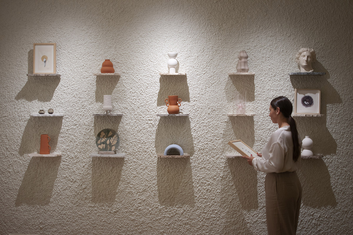 Laura Ortín Arquitectura creates calm and elegant interiors for microblading saloon in Spain