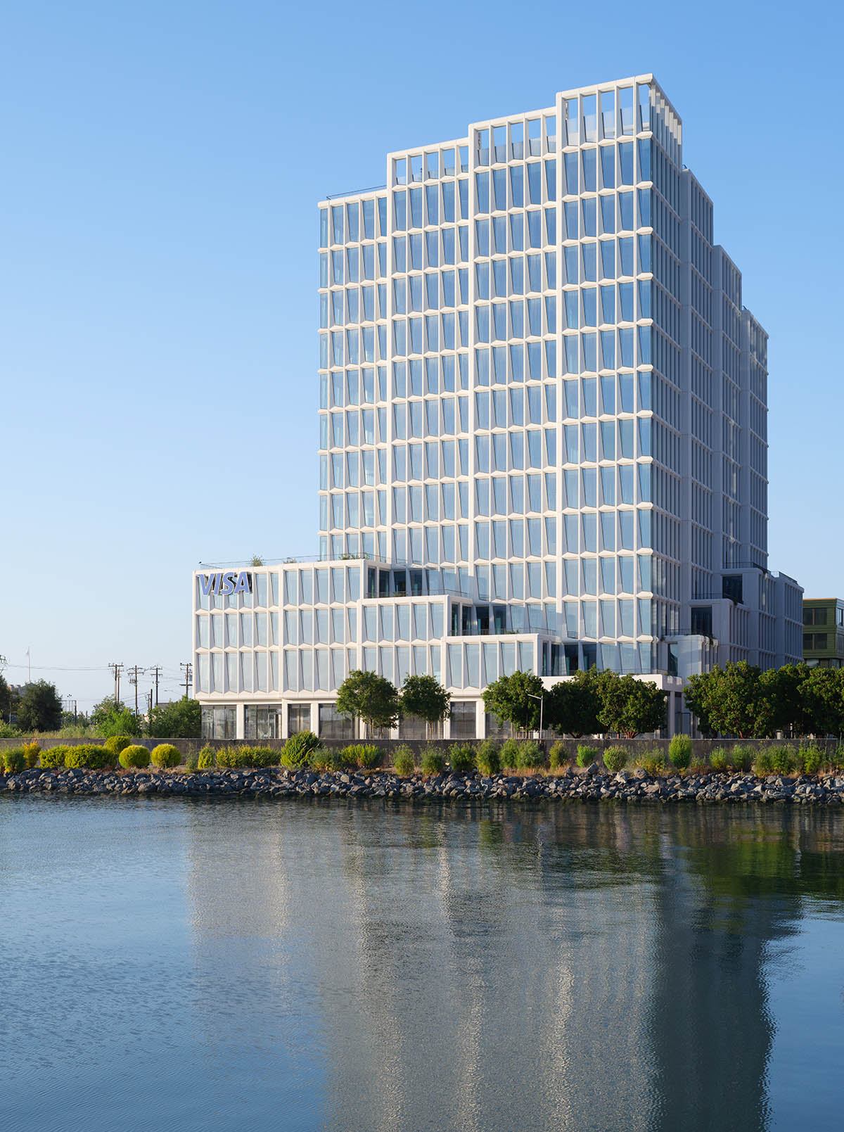 Basalt rock formations in California inform a new support center by Henning Larsen