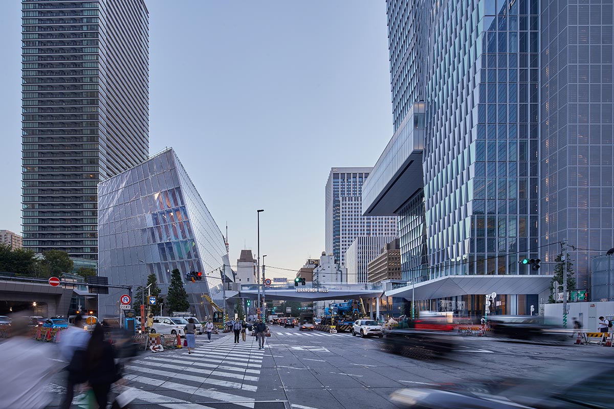 OMA completes its first project in Tokyo, Toranomon Hills Station Tower 