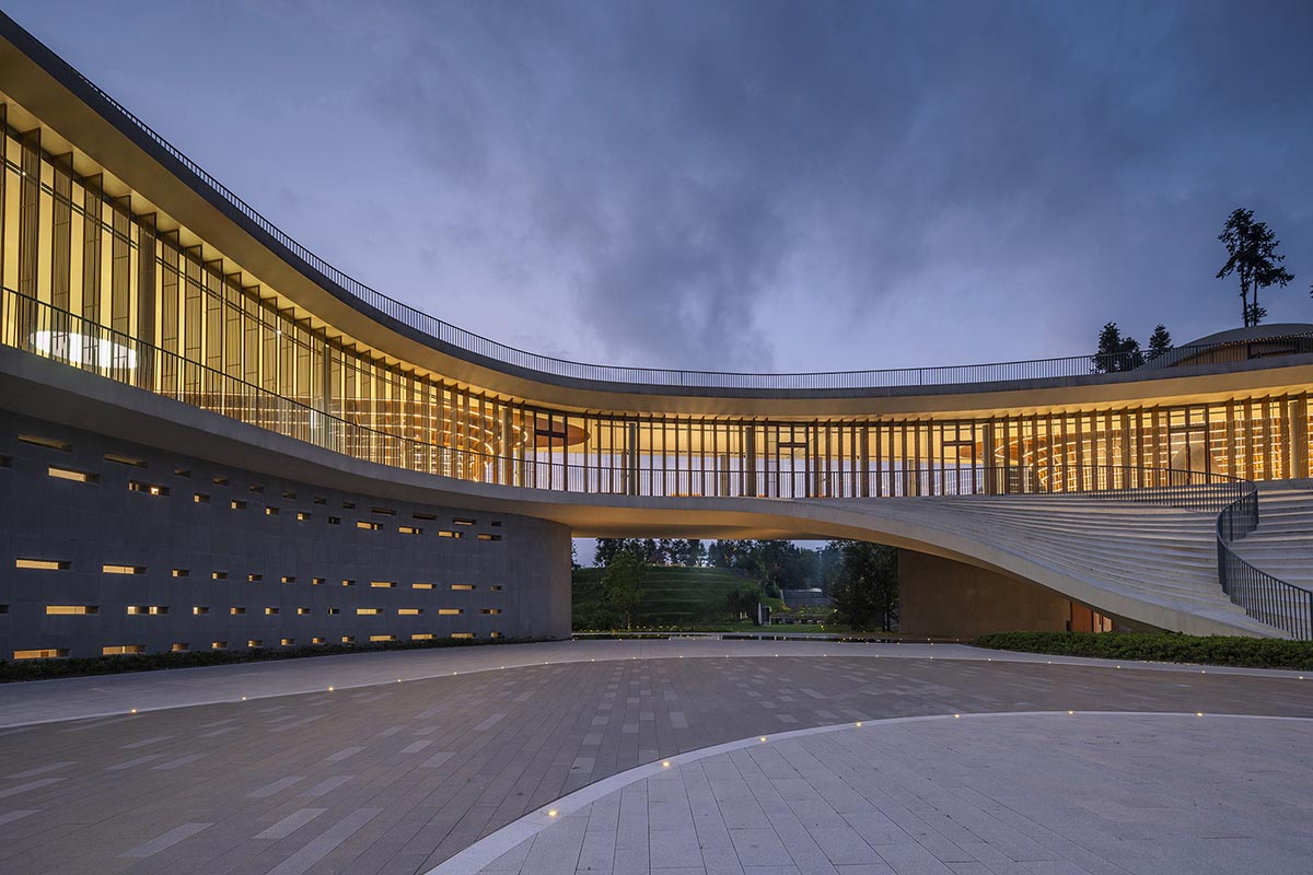 Archstudio built bridge-like exhibition center featuring flowing auditorium in Hubei Province