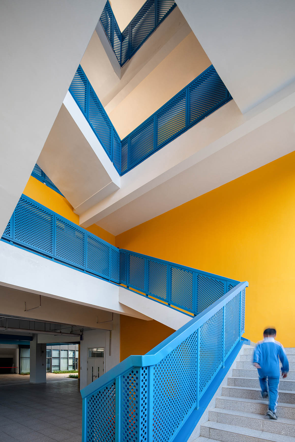 Crossboundaries completes colourful Jinlong prefab school in Shenzhen
