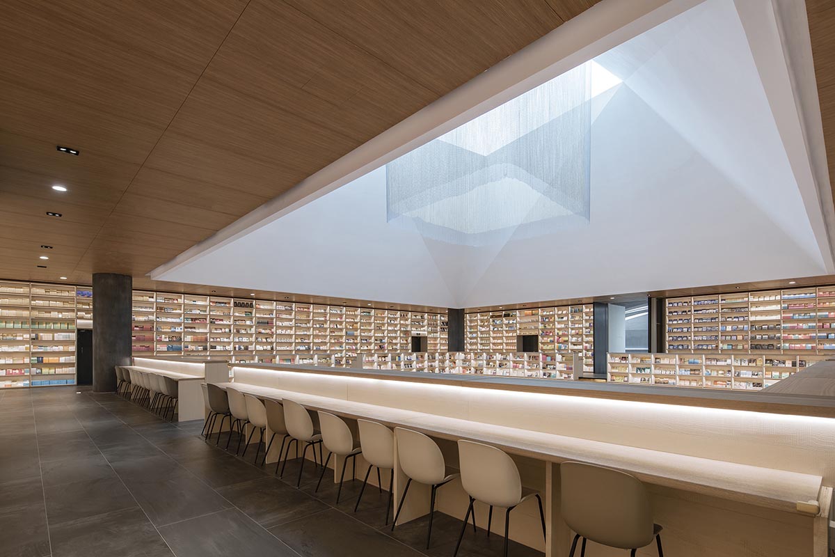 Gonverge Interior Design completes futuristic Fengdong E Pang Bookstore in Xi'an City