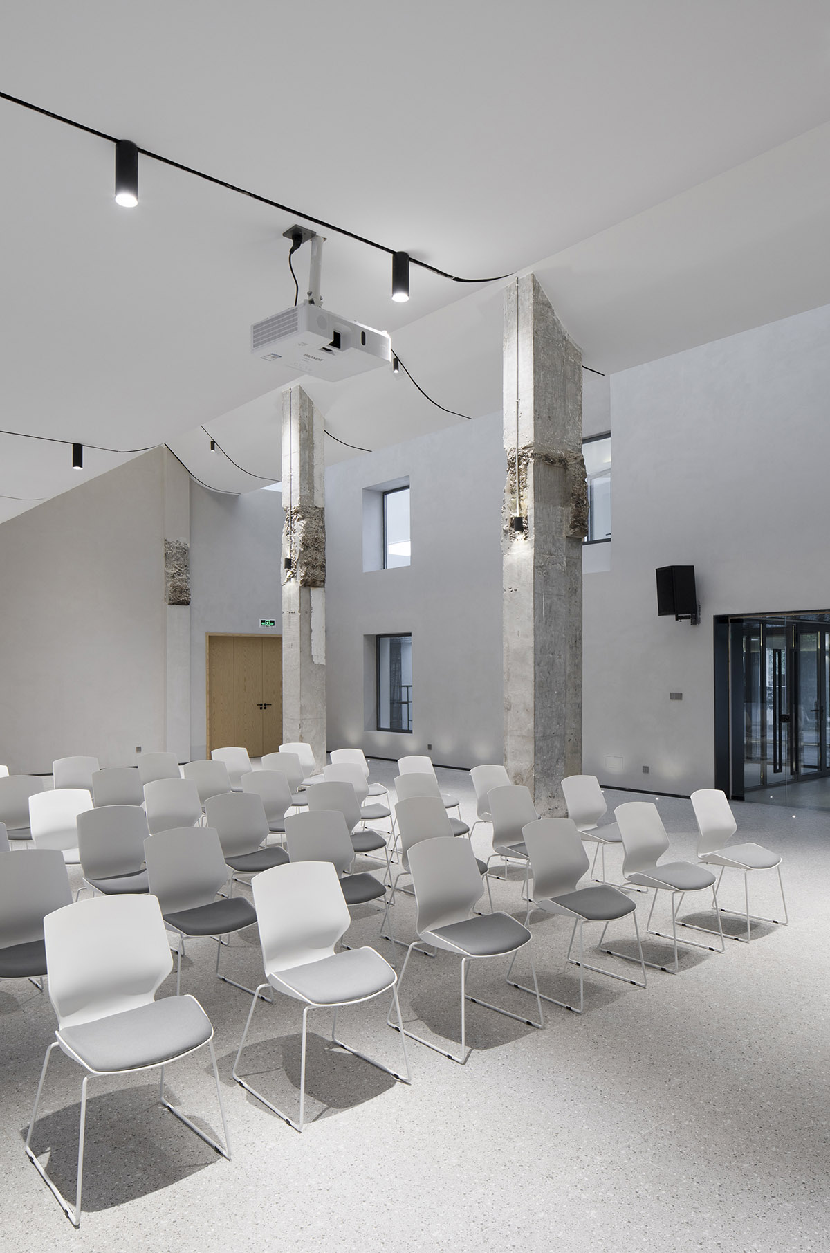 y.ad studio converts office building into a light-filled conference center in Kunshan