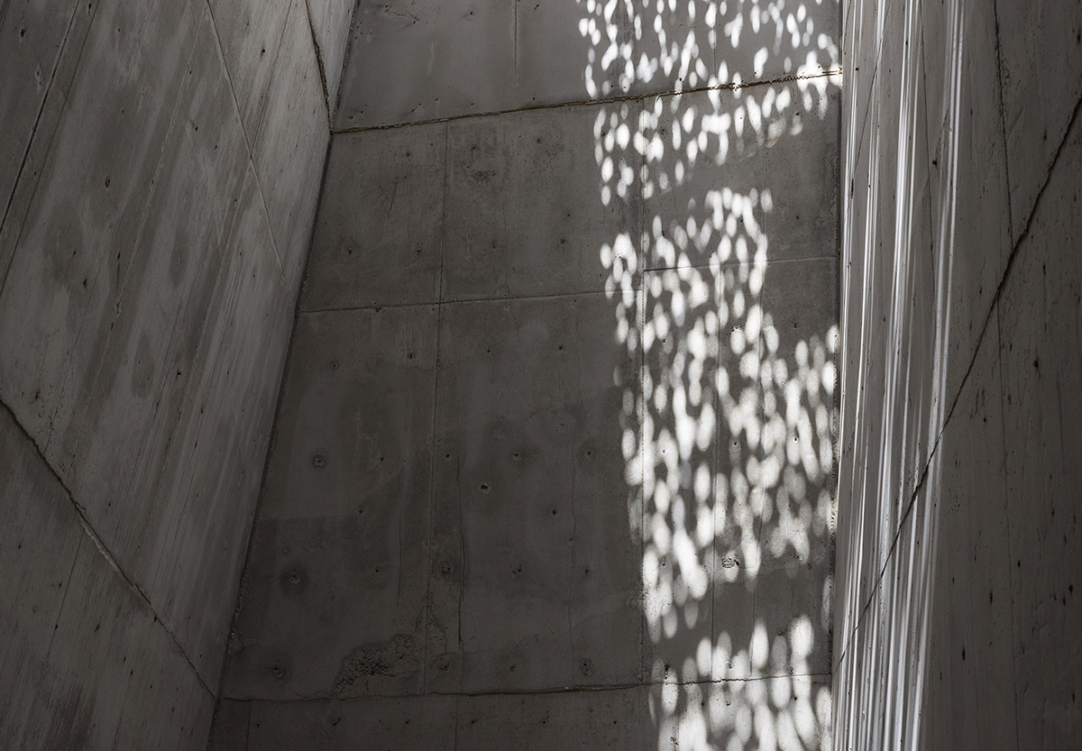 Menis Arquitectos designs church and community centre in Spain with four massive concrete volumes 