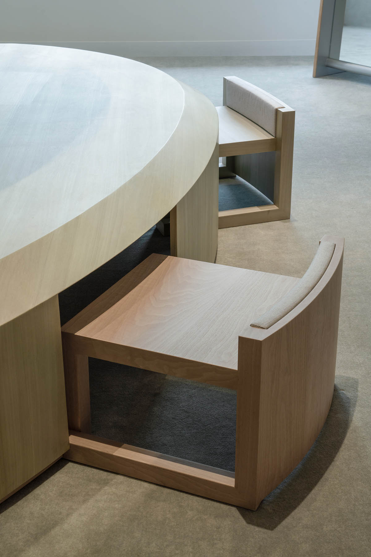 Shanghai store by Sò Studio unfolds surprises through the richness of materials, colors and props 