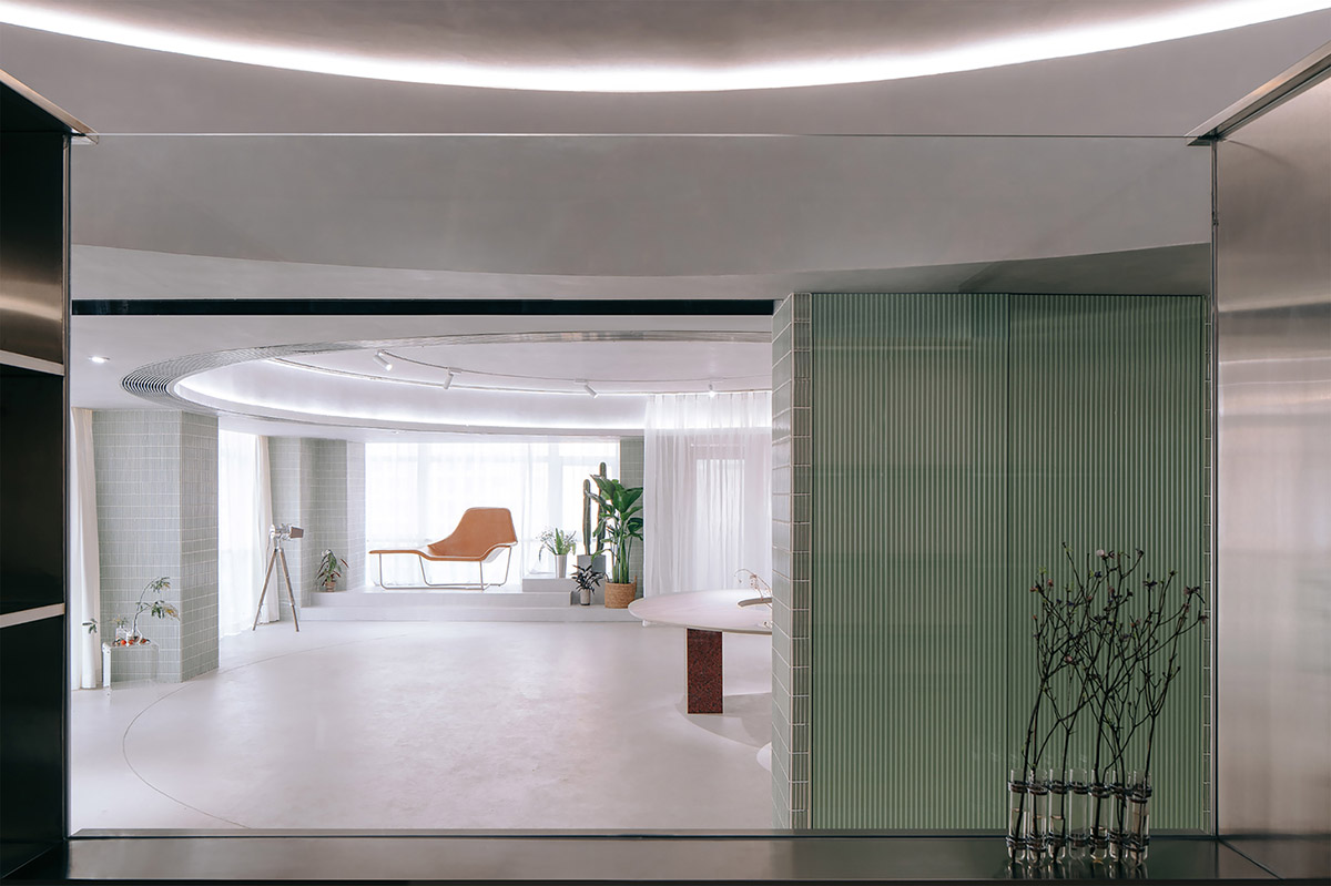 Green hues and pastel colors dominate multi-functional painting studio by ATELIER MOZH in China