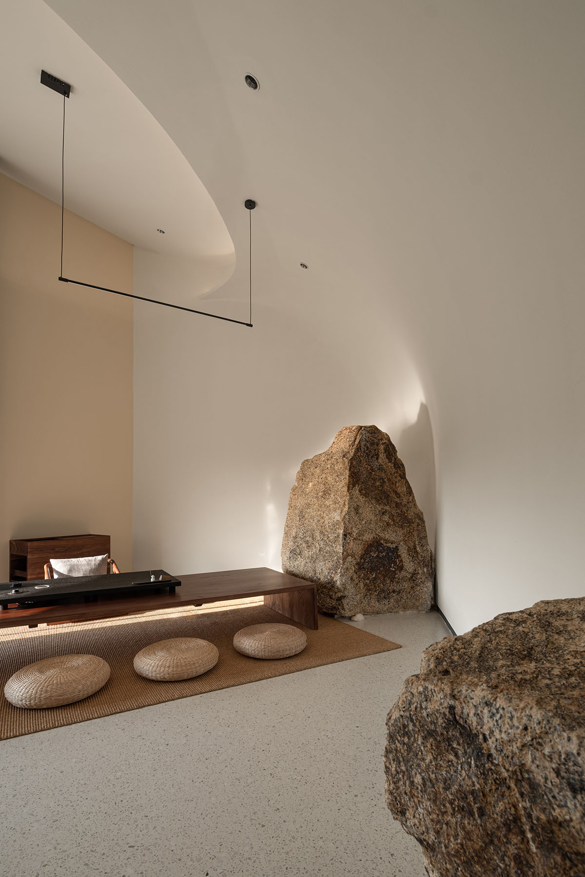 3andwich Design / He Wei Studio built circular library featuring a rooftop pool in China