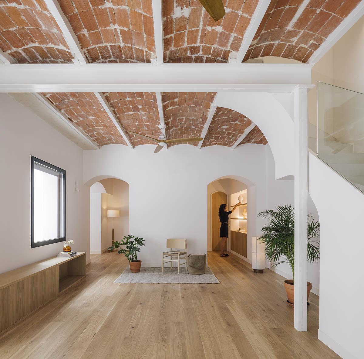 Zooco Estudio exposes Catalan vaults with bricks to renovate this historic house in Madrid