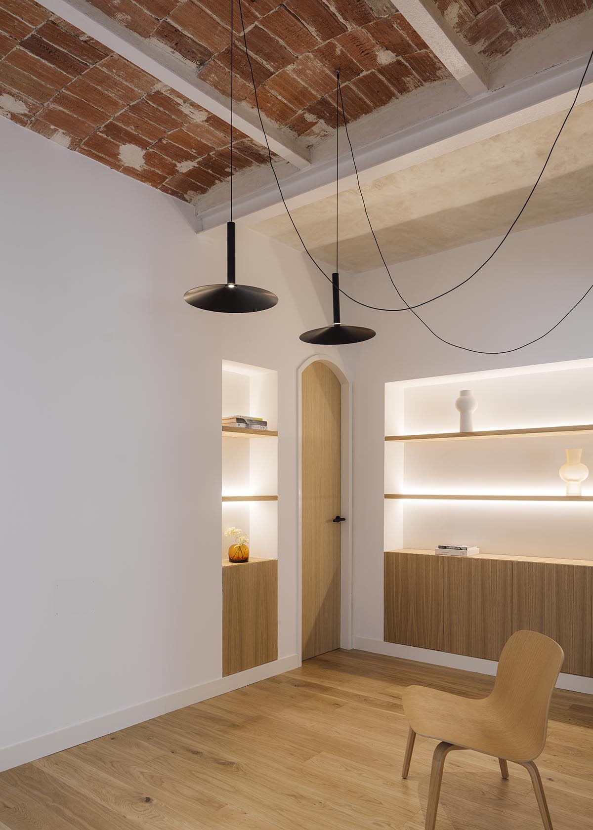 Zooco Estudio exposes Catalan vaults with bricks to renovate this historic house in Madrid