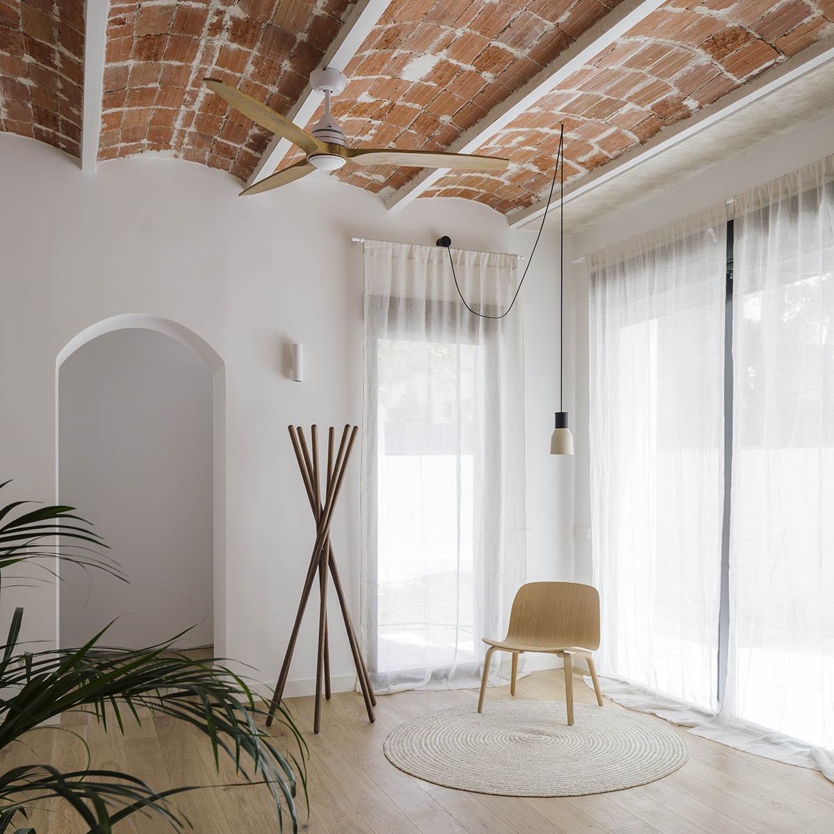 Zooco Estudio exposes Catalan vaults with bricks to renovate this historic house in Madrid