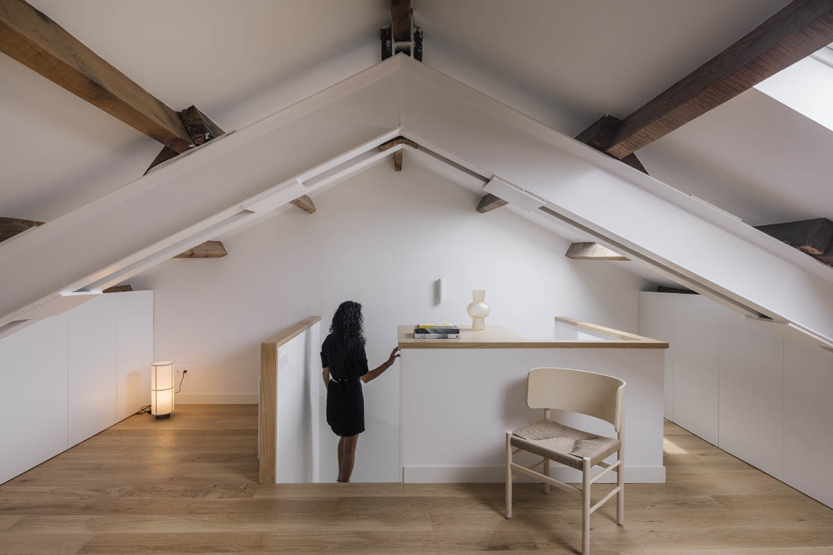 Zooco Estudio exposes Catalan vaults with bricks to renovate this historic house in Madrid