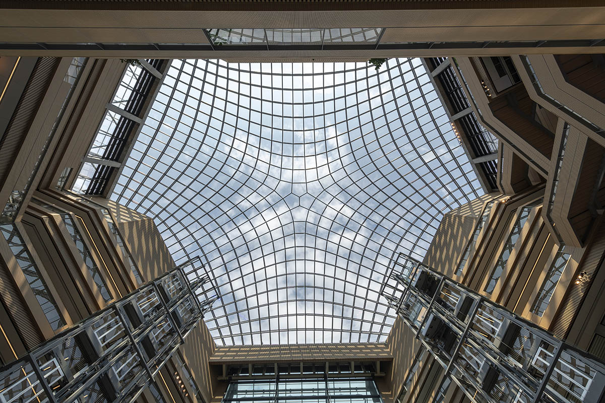 Foster + Partners completes Ferring Pharmaceuticals with cantilevered roof canopy in Copenhagen