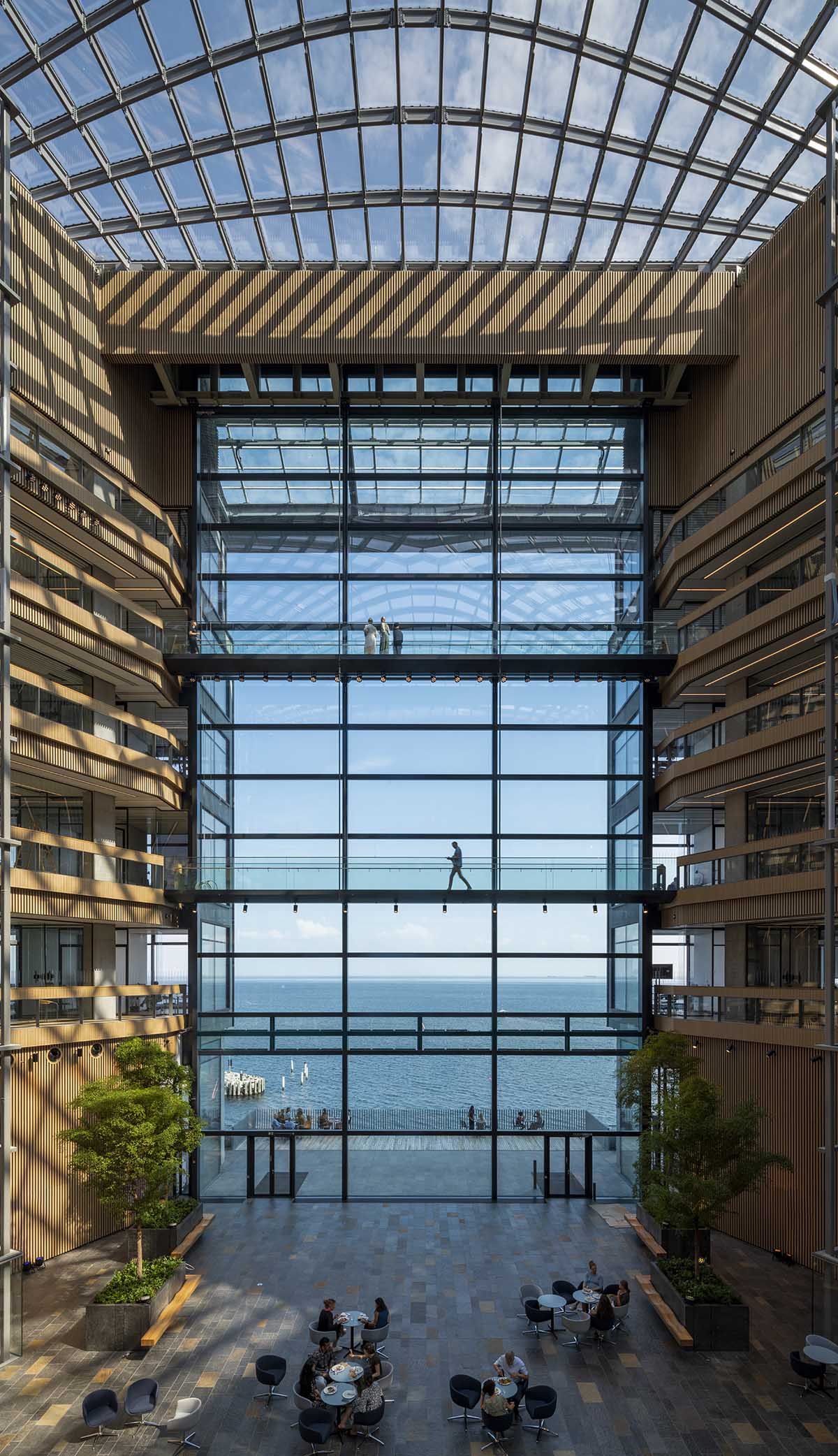 Foster + Partners completes Ferring Pharmaceuticals with cantilevered roof canopy in Copenhagen