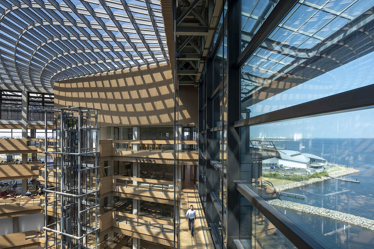 Foster + Partners completes Ferring Pharmaceuticals with cantilevered roof canopy in Copenhagen
