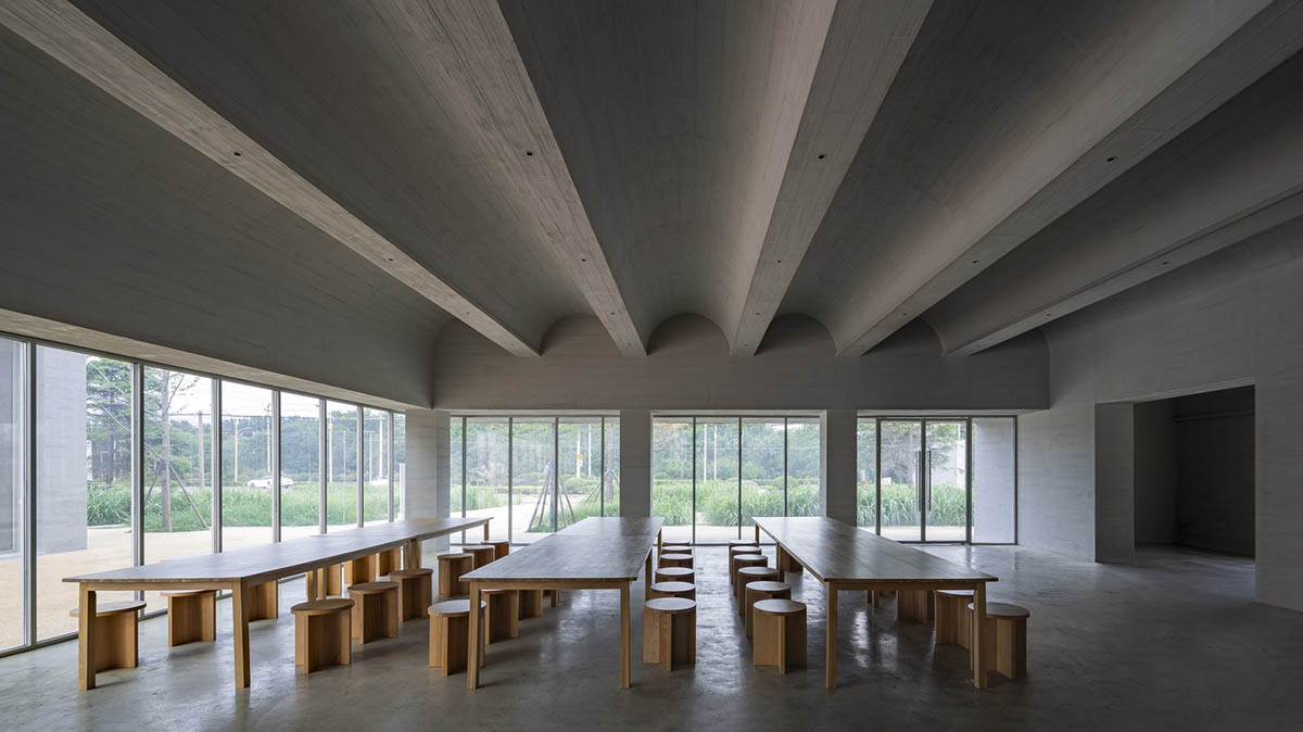 Studio 10 built community center featuring vaulted volumes and smooth corners in Jiaozuo