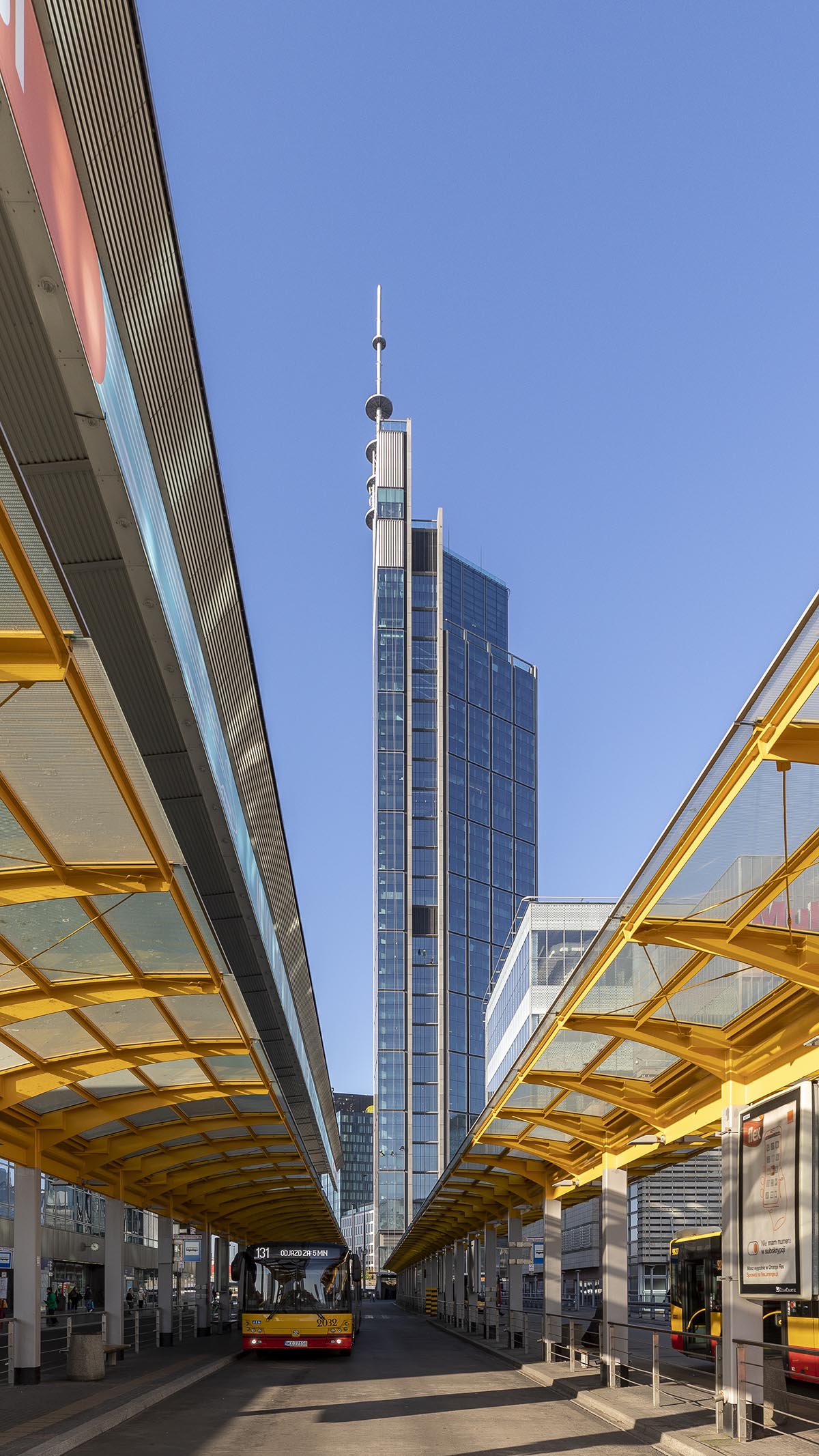 Foster + Partners completes EU’s tallest building in Warsaw