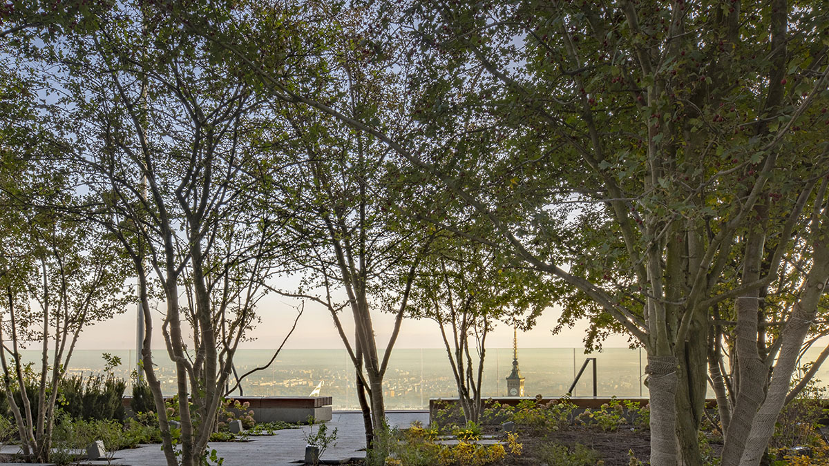 Foster + Partners completes EU’s tallest building in Warsaw