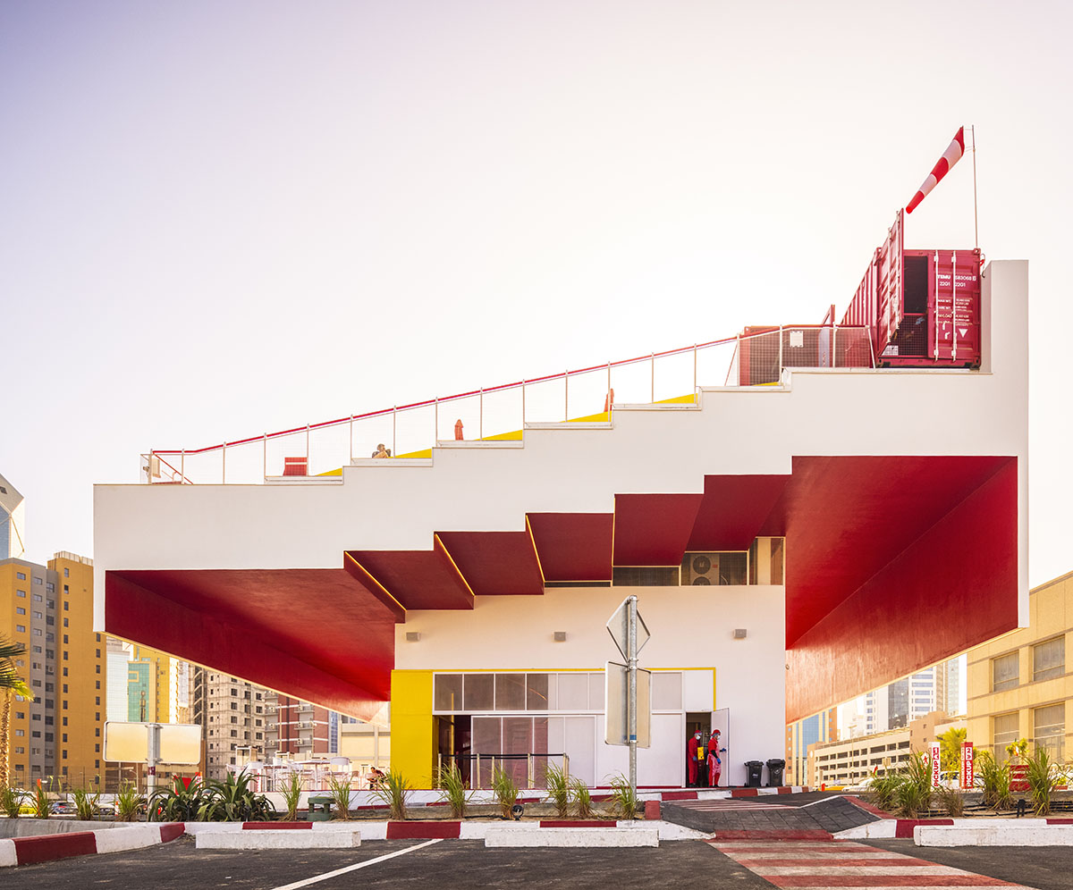 TAEP/AAP creates restaurant featuring a multifunctional grand canopy in Kuwait 