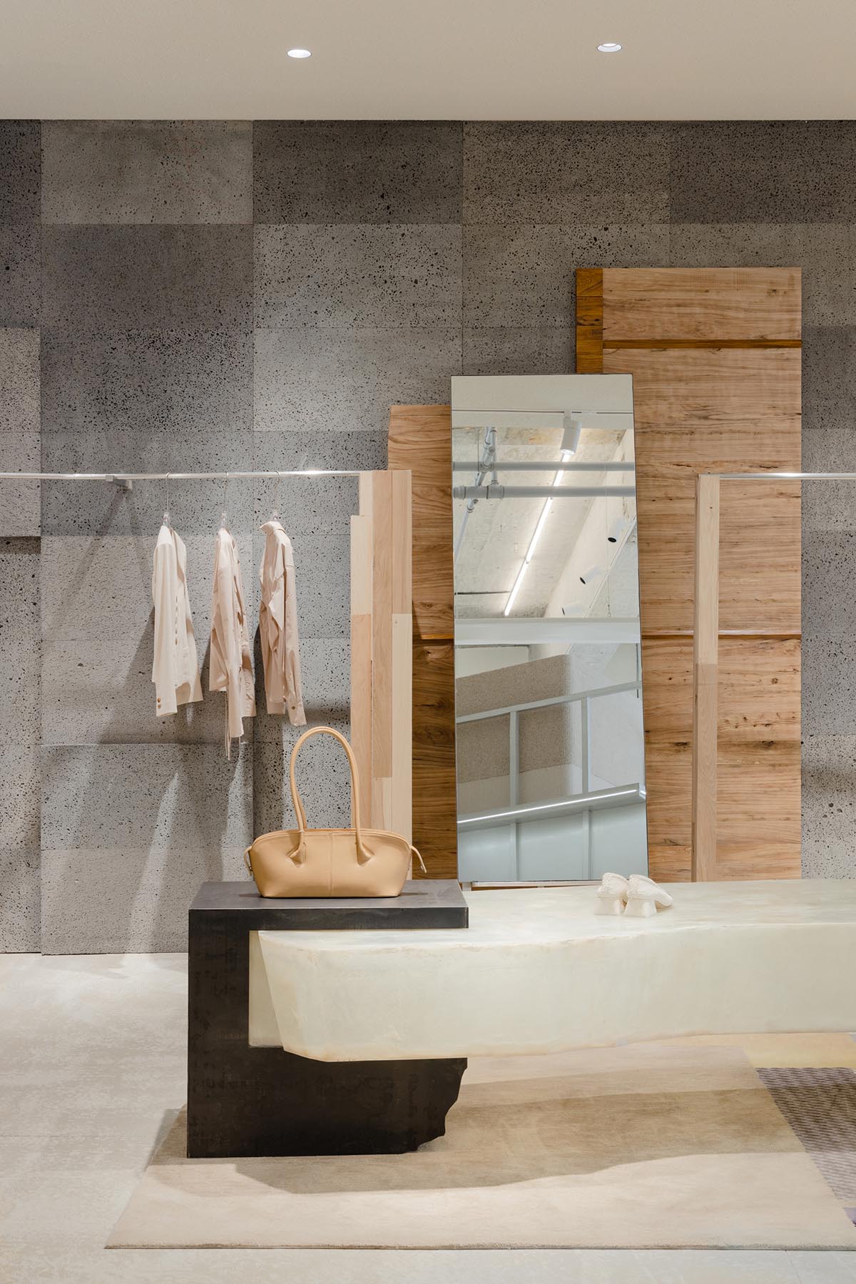 Sò Studio combines Live Artwork and Resident In for LOOKNOW Flagship Store in Shanghai 