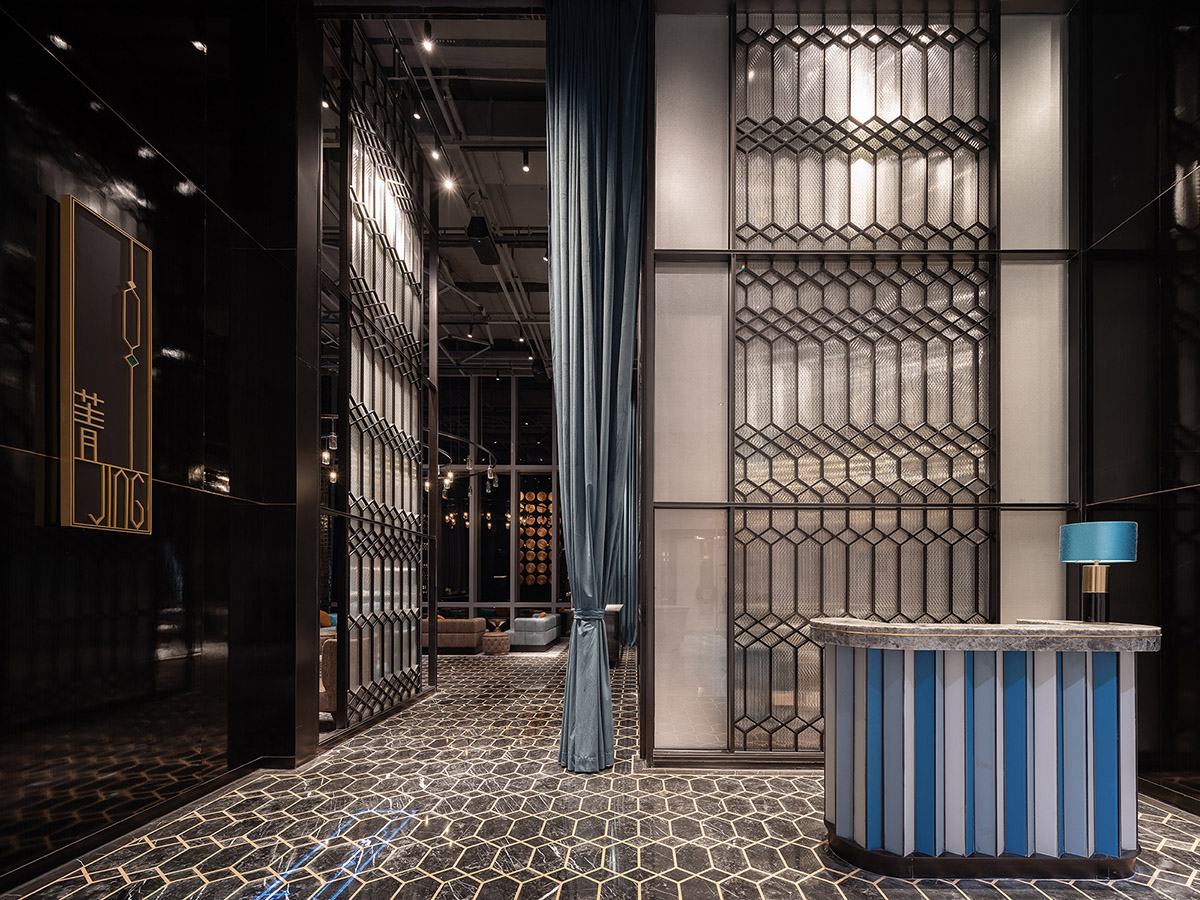 CL3 Architects combines Chinese motifs and crafts in interiors of Chongqing Raffles City complex