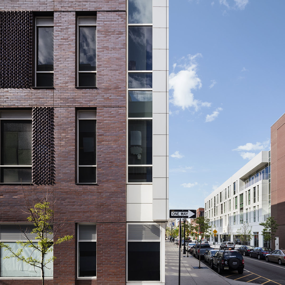 Richard Meier & Partners completes 3 new buildings featuring different façade palette in Newark