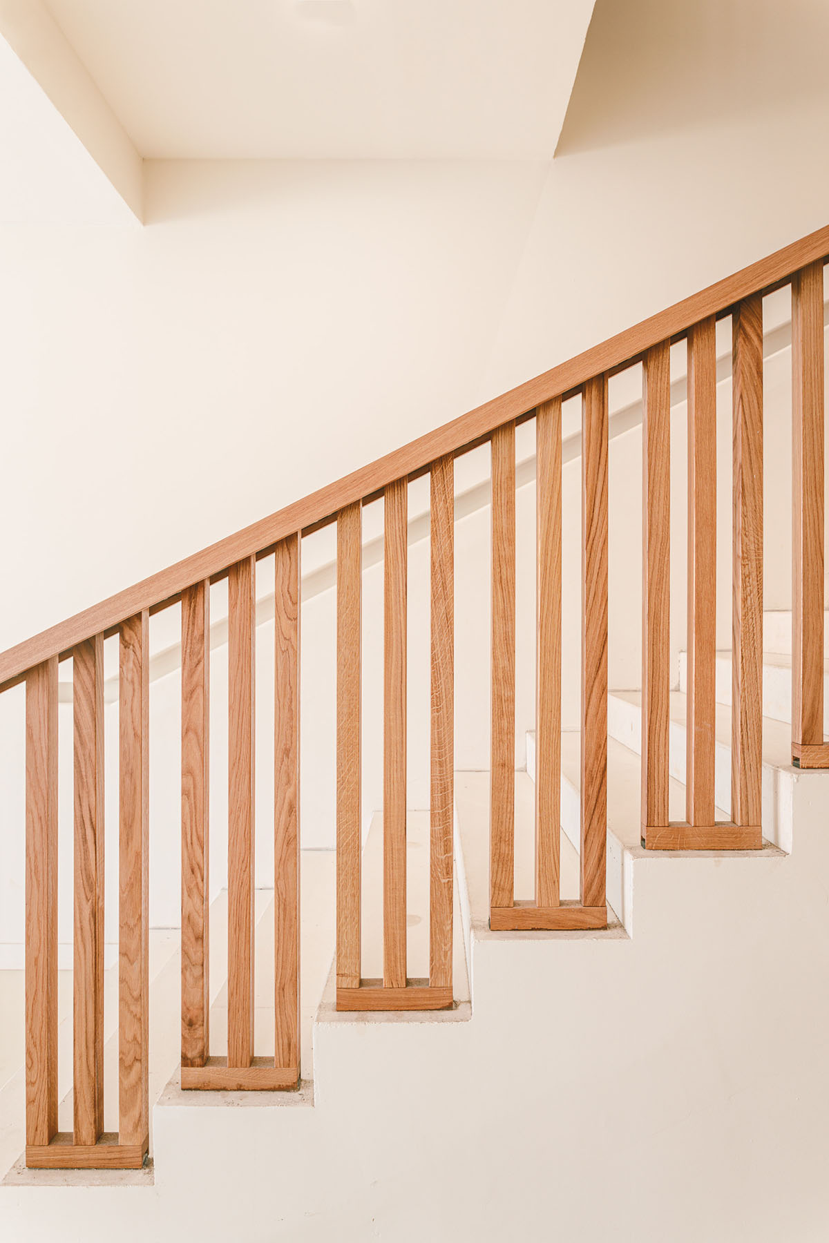 Low-lying school by Amelia Tavella Architectes acts like a fossil building in France 