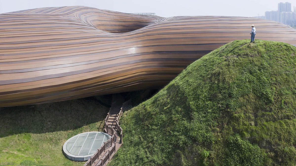 CROX's super smooth Liyang Museum sits on undulating hills as part of the nature in Changzhou
